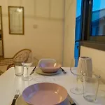 Rhea Down Town Appartement