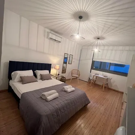 Rhea Down Town * Nikozja