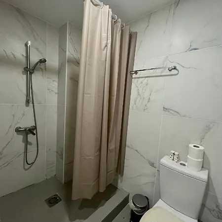 Rhea Down Town * Nikozja