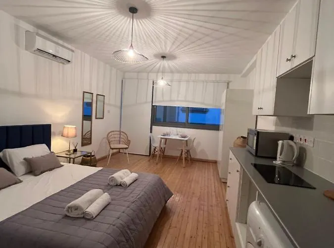 Rhea Down Town Apartmán *